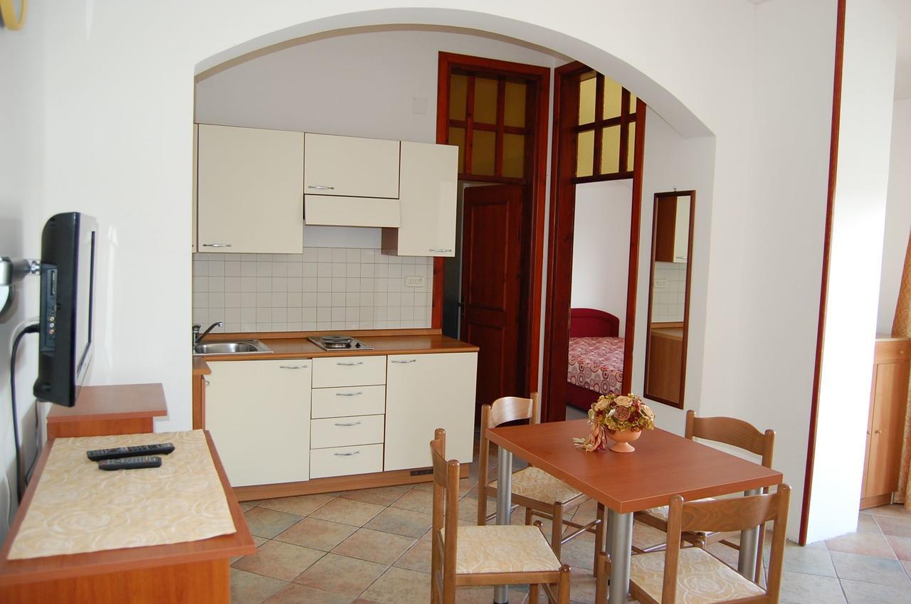 Apartments Myadria Malinska Dış mekan fotoğraf