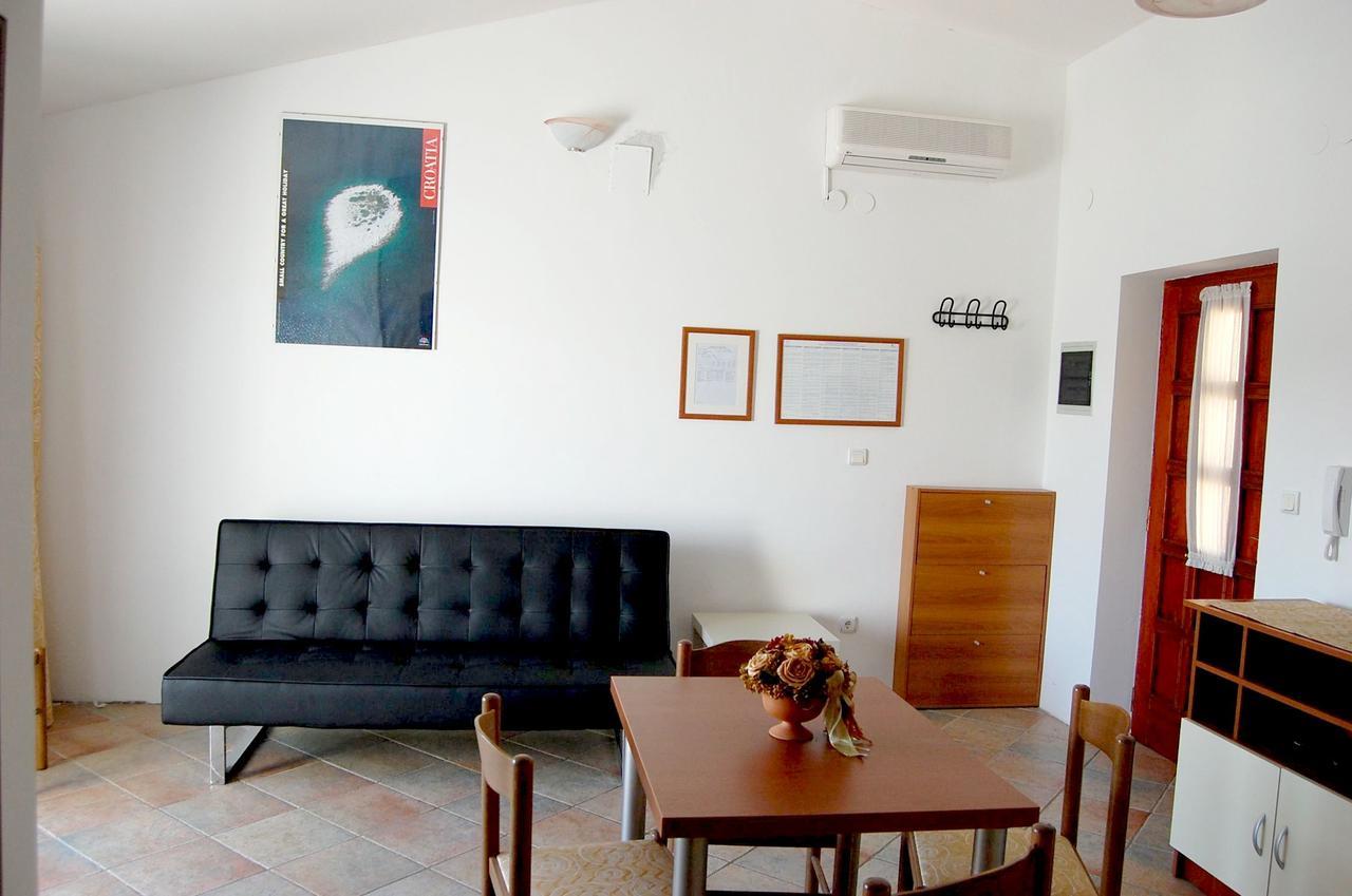 Apartments Myadria Malinska Dış mekan fotoğraf
