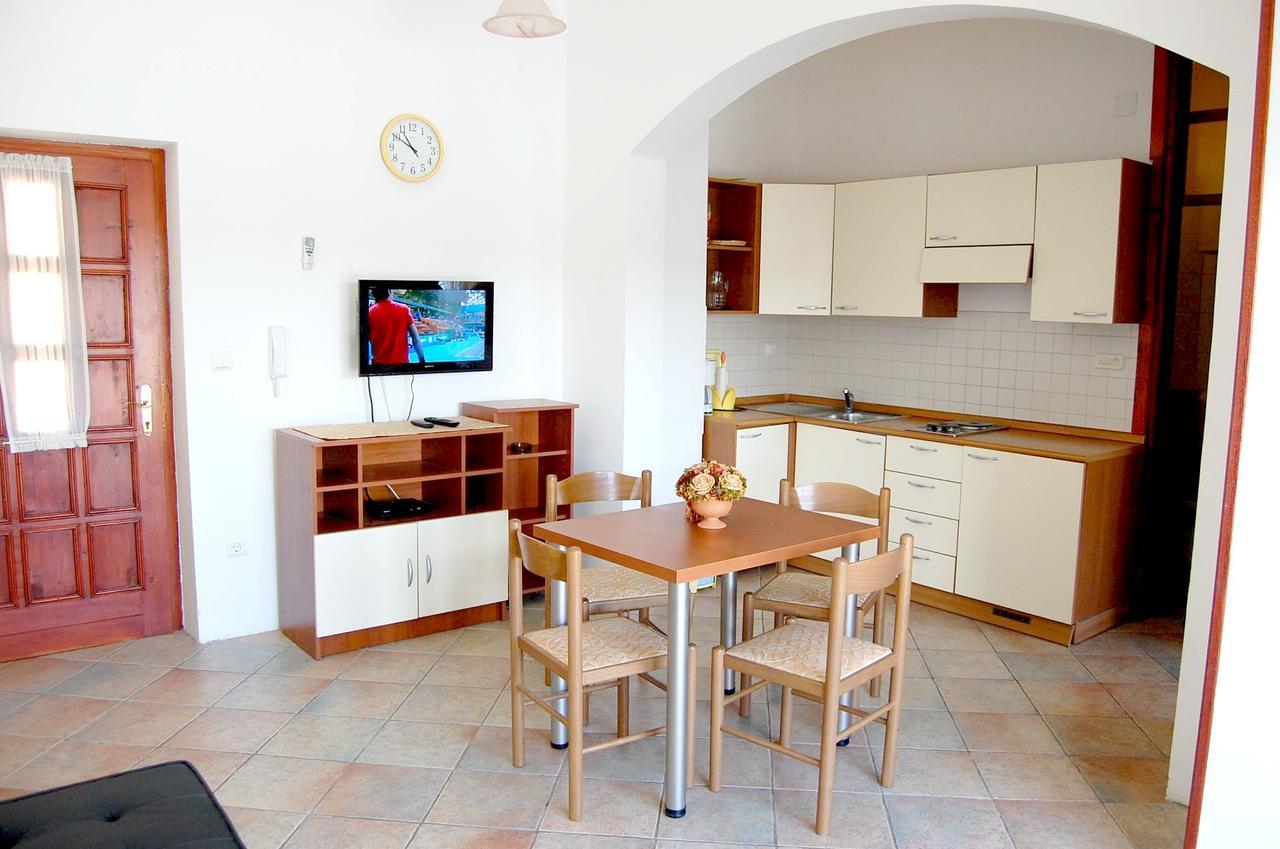 Apartments Myadria Malinska Dış mekan fotoğraf